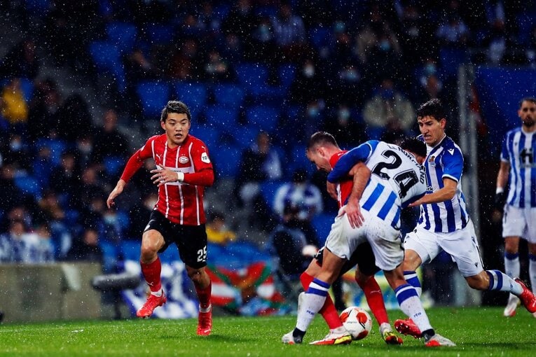 堂安律がPSVで得つつある信頼… 懐かしの“香川真司の元相棒”ゲッツェ、“89億円の価値”スペイン代表MFを撮って気づいたこと(23)