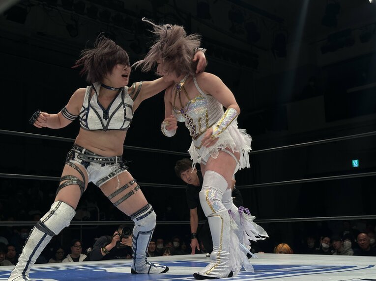 安納サオリvs中野たむ　©Norihiro Hashimoto