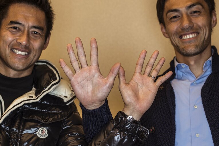 2015年、Numberで対談した川口能活と楢崎正剛　©Takuya Sugiyama