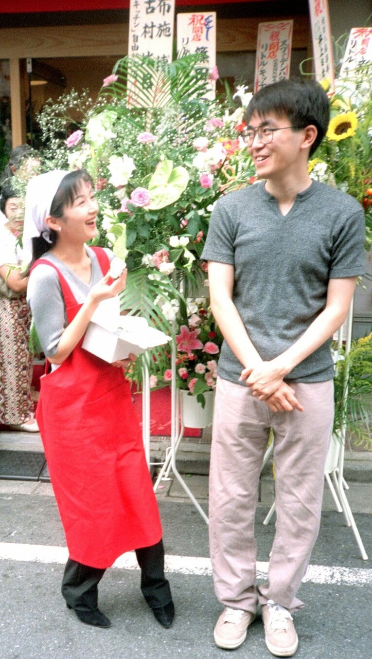 そうざいのお店をオープンさせたことも（1998年撮影）　©Sankei Shimbun