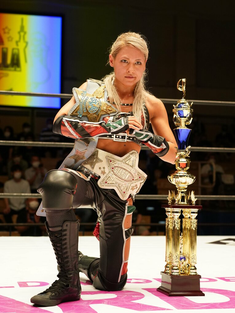 ジュリアが白いベルトの王者となった