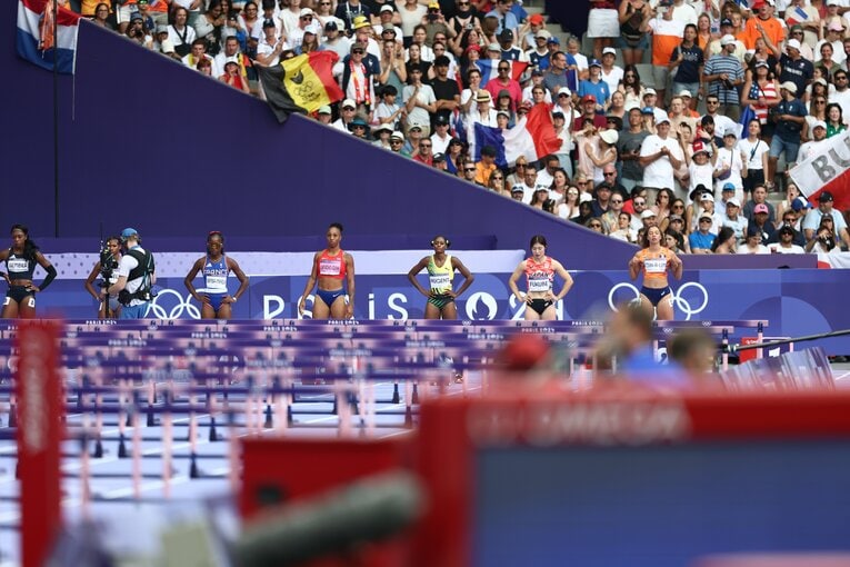 パリ五輪で激走を見せる福部　©JMPA