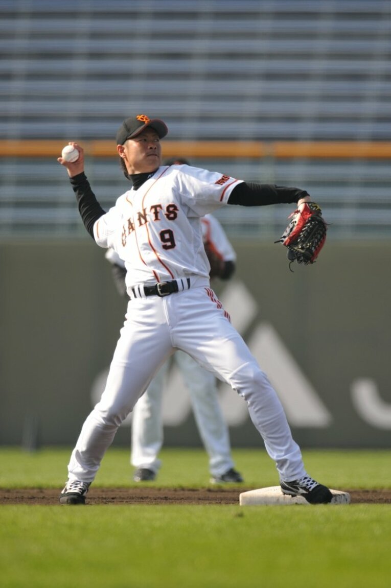 現役時代の亀井　©Sports Graphic Number