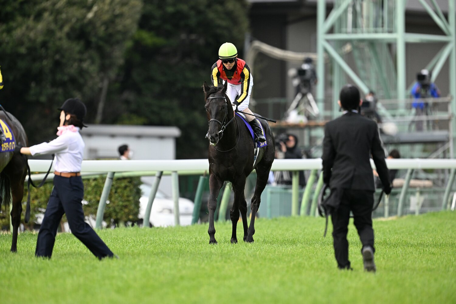 2着に敗れたクロワデュノールと北村友一。ダービーでの逆襲を誓う　©Keiji Ishikawa