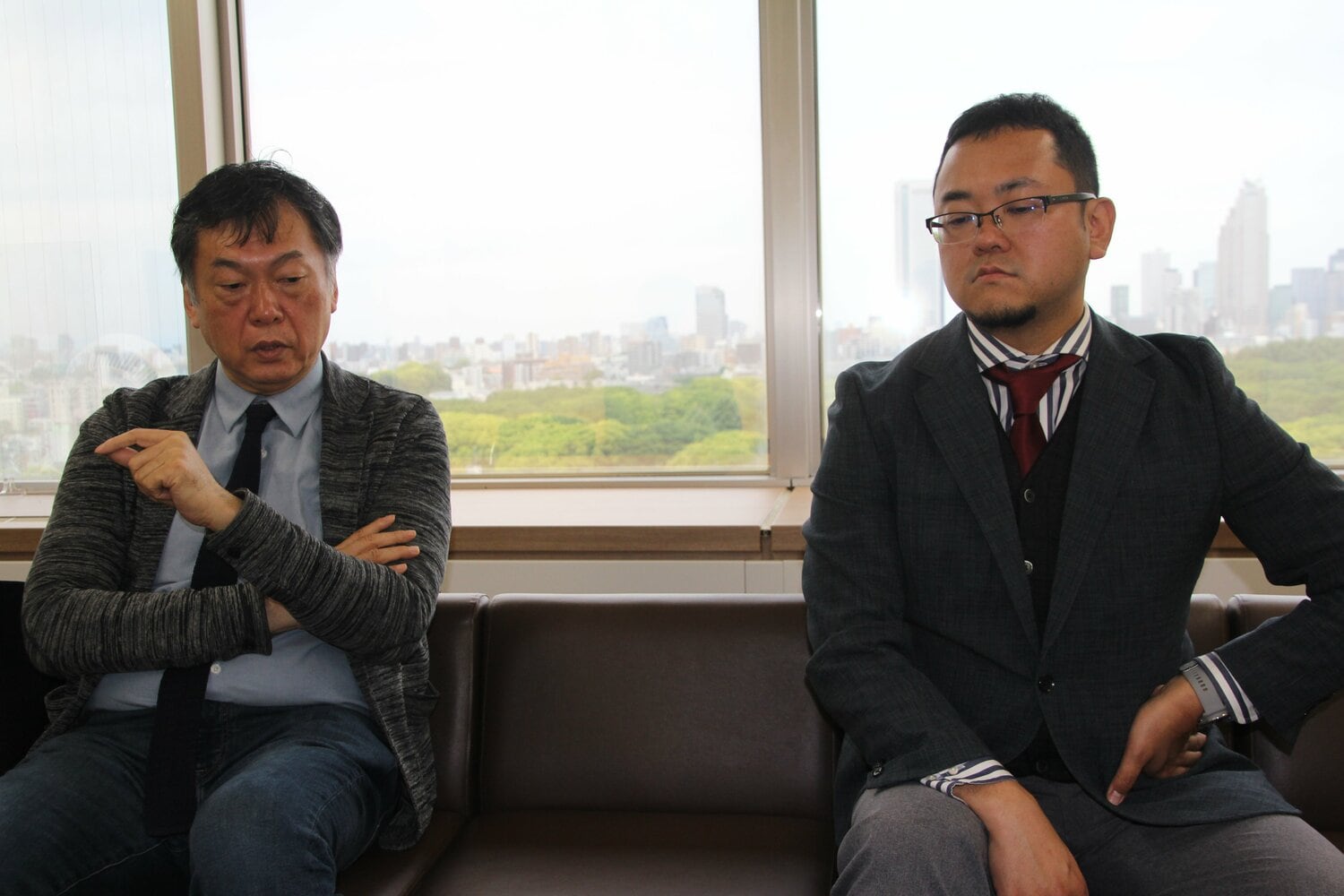 取材に応じてくれた小堺氏（左）と田嶋氏