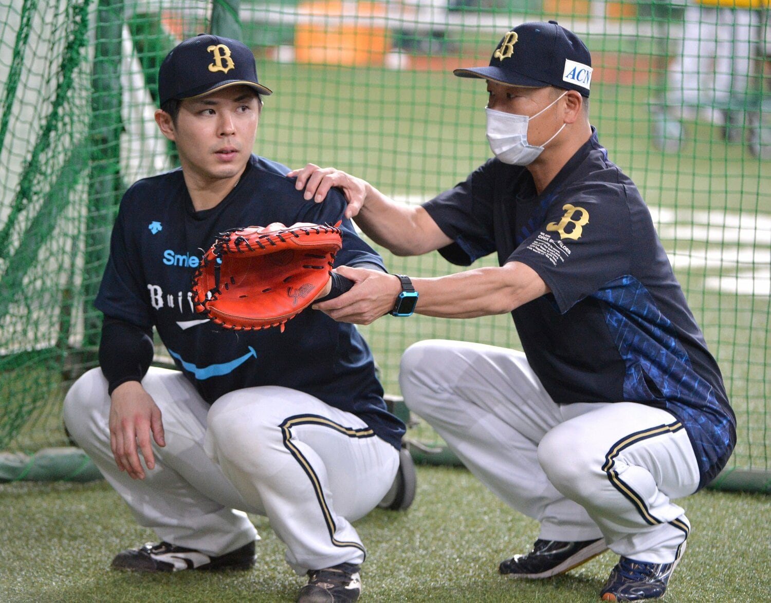 若月を指導する中嶋聡・監督代行（2020年）　©SANKEI SHIMBUN