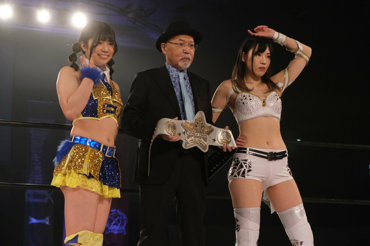 初めての防衛戦の相手は、元高校教師のレディ・C