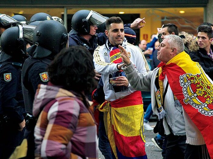 欧州サッカー界で問題化する「イスラモフォビア」とは？～厳戒態勢のクラシコで目撃したある風景。～＜Number Web＞ photograph by Getty Images