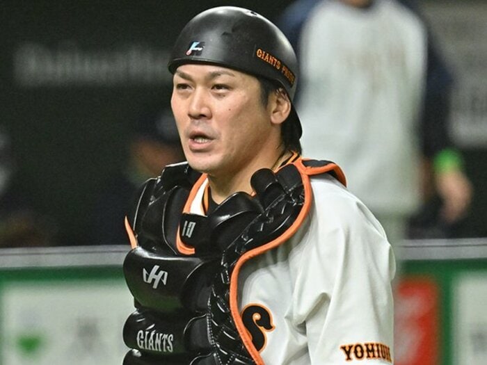 育成ドラフト6位→ホークス、五輪とWBCで栄冠→巨人FAの甲斐拓也「じつは狙える史上初捕手の偉業」とは…打撃もOPS1.384、キャベッジと大暴れ<Number Web> photograph by Hideki Sugiyama