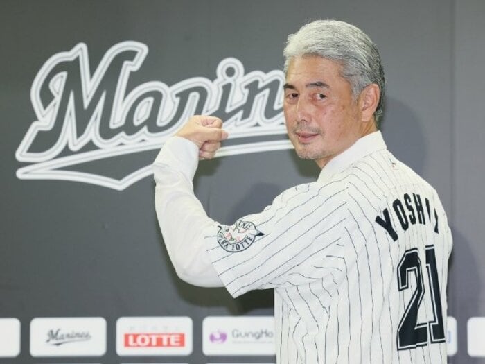 ロッテ吉井理人監督が57歳となった今も“筋トレ”を続ける理由とは？「自分の身体も管理できないのに、人を管理できるか」「投手は懸垂」＜Number Web＞ photograph by JIJI PRESS