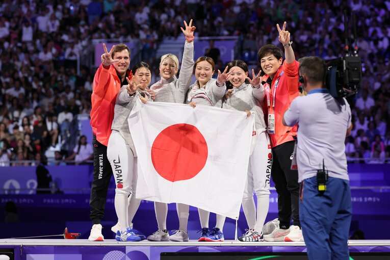 女子サーブル団体3位決定戦　©Kaoru Watanabe/JMPA