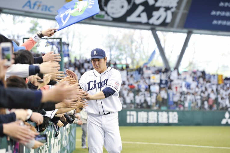 「サンペイ、三振してもいいからさ」“おかわりくん”ブレイク前夜の西武・中村剛也を救った言葉《祝・史上14人目の450本塁打》(81)