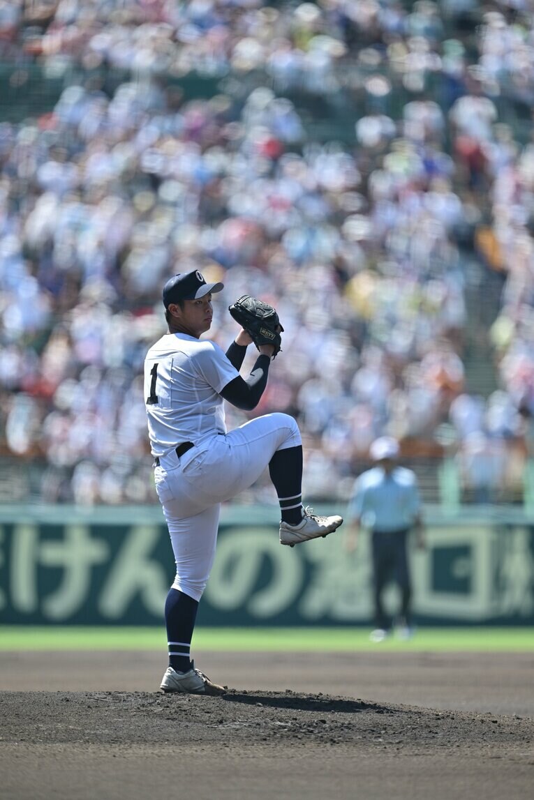 沖縄尚学・末吉良丞の投球フォーム（3枚目／全4枚） ©Hideki Sugiyama