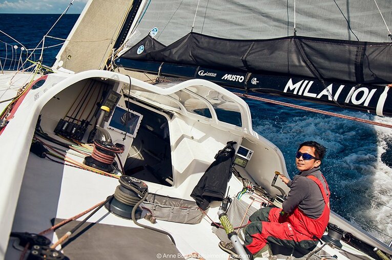 海への憧れを捨てきれずに脱サラしてプロセーラーになった鈴木晶友36歳。6月26日にモロッコを出発するヨットレース『GLOBE40』でついに世界一周の船旅に挑戦する ／ photograph by Anne beauge/ilsaimentlamer.com