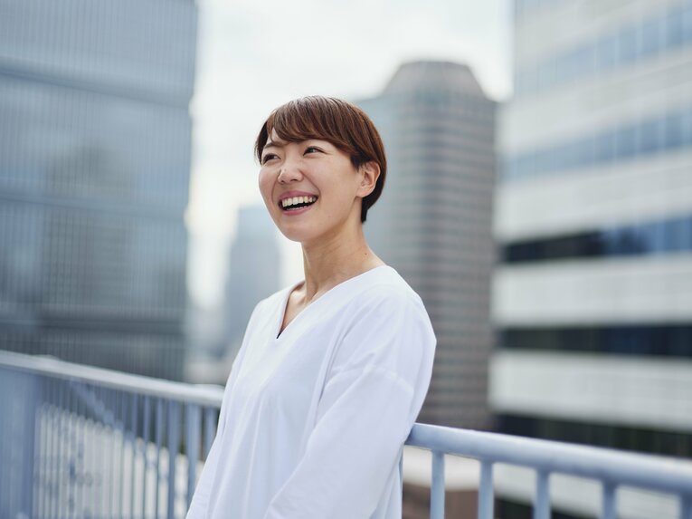 寺田選手と夫の佐藤さん、インタビュー特撮（※スワイプで他カットも見られます）　©Yuki Suenaga