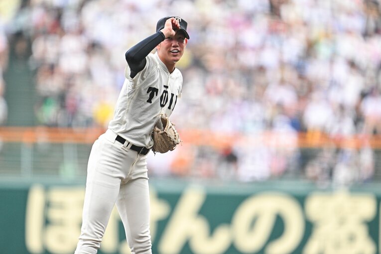 力投する大阪桐蔭・川原　©Nanae Suzuki