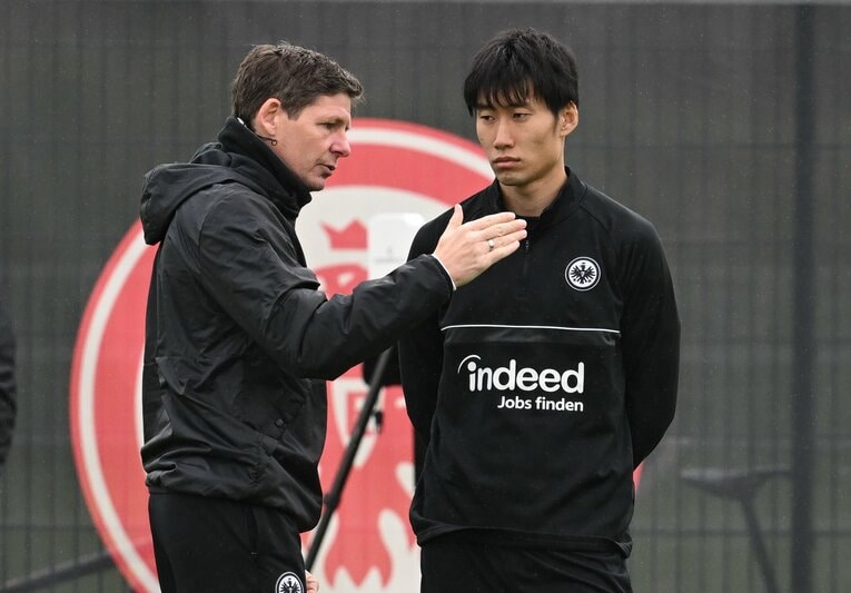 フランクフルト時代のグラスナー監督と鎌田　©Getty Images
