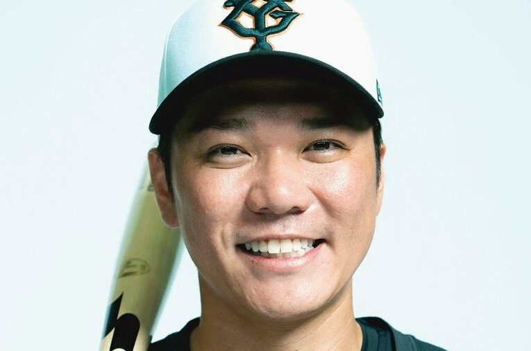 サードも守った今季は打率.288、22本塁打、60打点で復活を果たした巨人・坂本勇人（34歳） ／ photograph by Shunsuke Mizukami