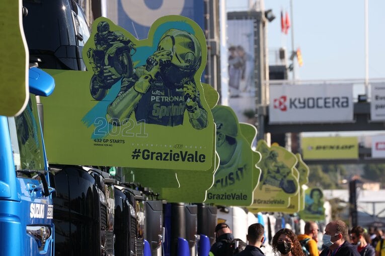 photograph by Satoshi Endo