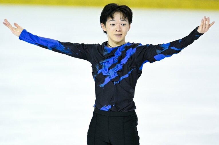 東京選手権大会でショート、フリーとも首位の演技で優勝した鍵山優真（20歳） ／ photograph by Asami Enomoto