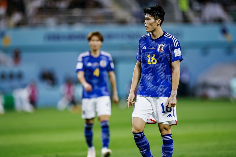 後半から起用され、チームのバランス回復に貢献した冨安。次戦以降、ケガの状況が心配される　©Kiichi Matsumoto/JMPA