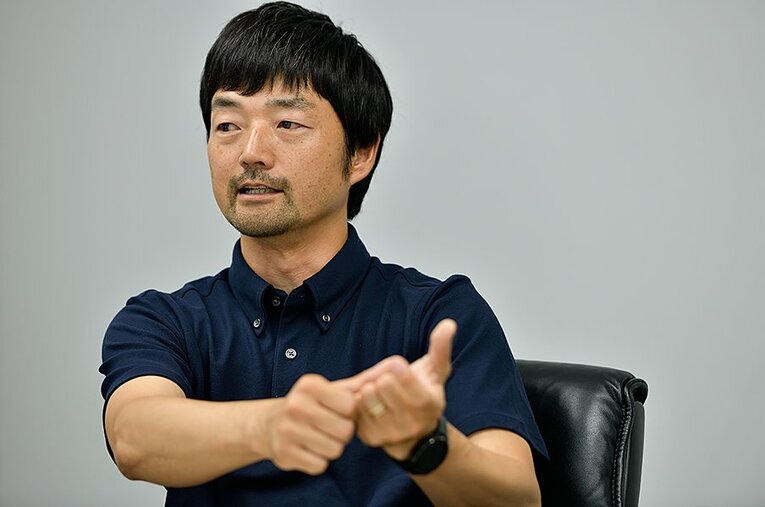 南米をはじめとした海外生活の経験が豊富な廣山望。そのキャリアで得たことを若き代表選手たちにも伝えていく。 ／ photograph by Takashi Shimizu