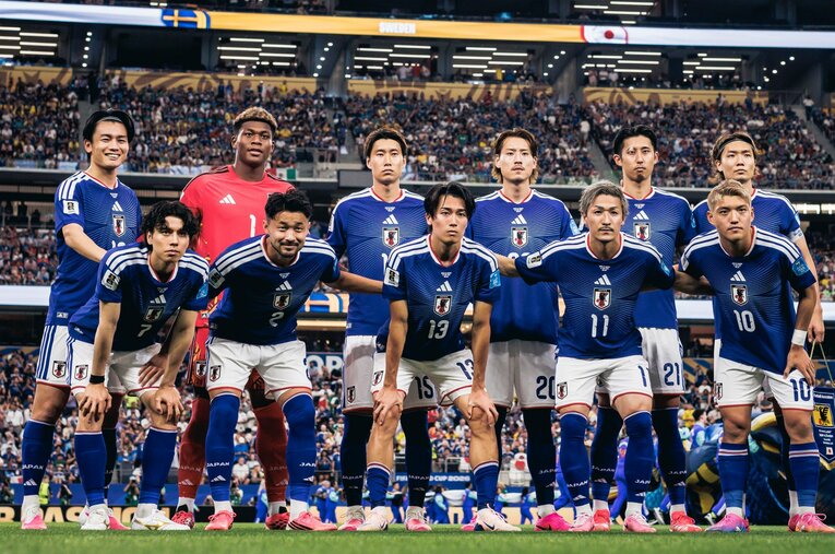 日本代表クラスの選手が日々ヨーロッパの舞台で戦う裏側では、代理人とその事務所が献身的な役割を果たしている ／ photograph by Kiichi Matsumoto