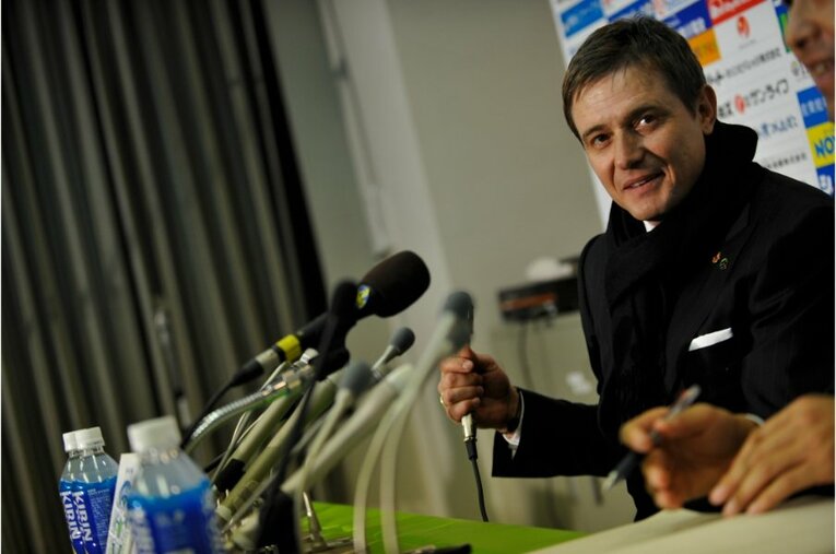 J2降格、監督交代・スタイル変更が報われた11年ぶりの戴冠… 《ルヴァン優勝後》こそ問われる名古屋とフィッカデンティ監督の真価(25)