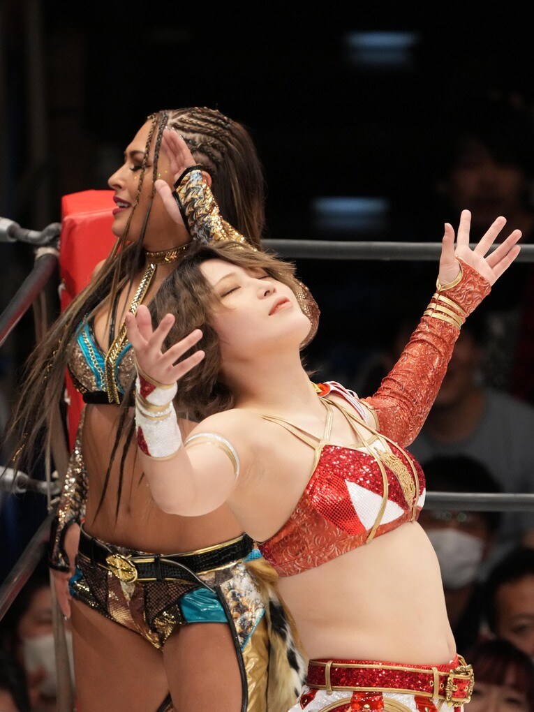 林下詩美とジュリアのタッグ　©Masashi Hara