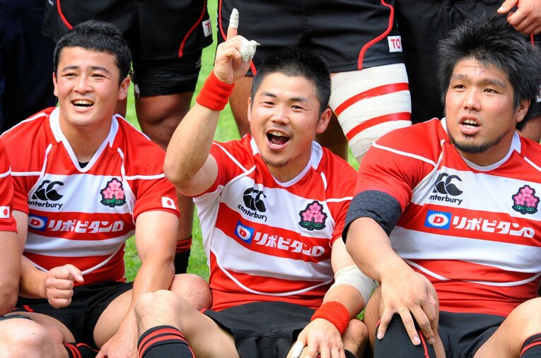 2013年、ウェールズに歴史的勝利。左から日和佐篤、田中史朗、堀江翔太　©︎Toshiya Kondo