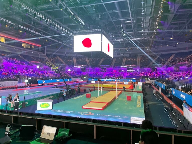 〈世界体操〉エース橋本大輝＋日本女子が強く美しい 「ラブリースマイル」の絶賛、当初補欠も「平均台の女神が…」平均年齢19歳の素顔(76)