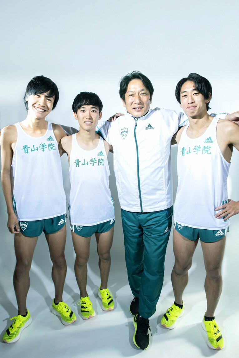 Number箱根駅伝特集の撮り下ろし写真。エース吉田圭太、ルーキー佐藤一世、原晋監督、そして神林勇太主将（左から）