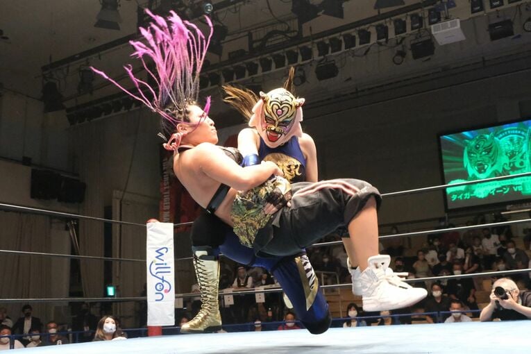 「はっきり言って、初代タイガーマスクのクローン」 《タイガー・クイーン》衝撃デビューに佐山聡も「思った以上の合格点」(16)