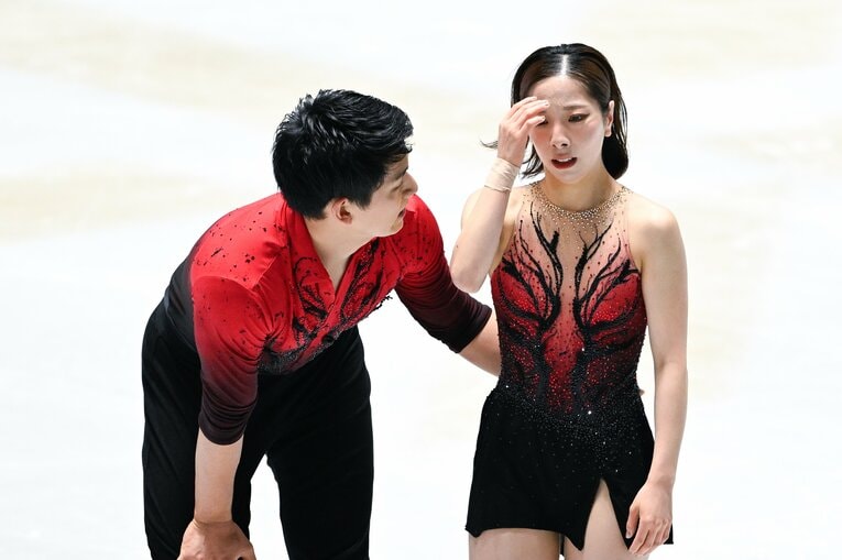 全日本選手権SP。三浦に左肩脱臼のアクシデントがあった【スワイプするとそのほかの写真もご覧になれます】　©Asami Enomoto