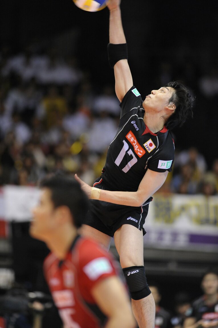 跳躍力を生かした力強いアタックが印象に残る越川のプレー　©︎Toshiya Kondo