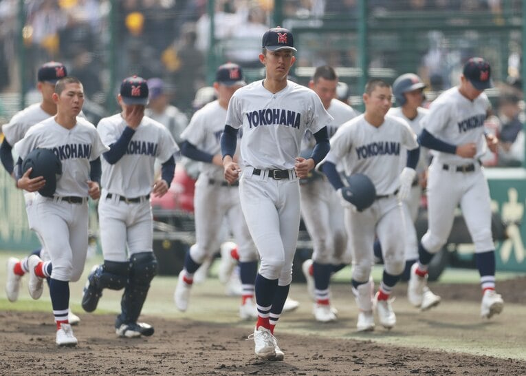 センバツ初戦で神村学園に0-2で敗れた横浜　©JIJI PRESS