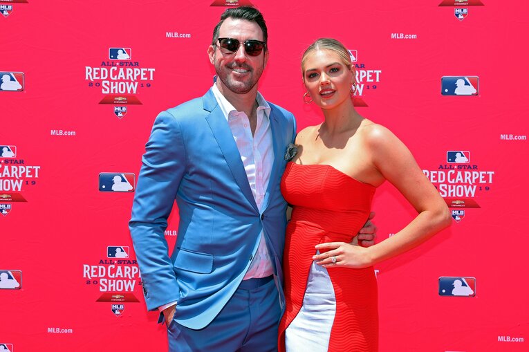 MLBオールスターゲームの「レッドカーペットショー」でのバーランダー夫妻（2019年） ©Getty Images