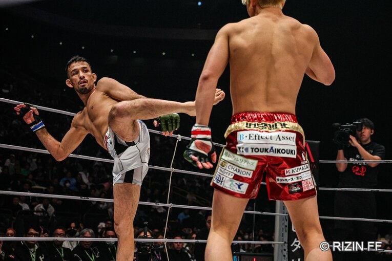 鈴木千裕vs.クレベル・コイケ　©RIZIN FF