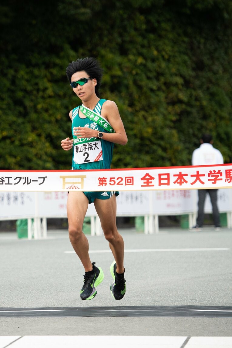 青学大・吉田圭太はアンカー決戦に敗れ4位に終わった　©BUNGEISHUNJU