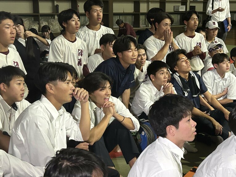 無名公立校・沼津商のドラフト初指名…後藤と仲間たちの号泣・喜び舞台裏を見る（画像は右に続きます）　　©Jun Aida