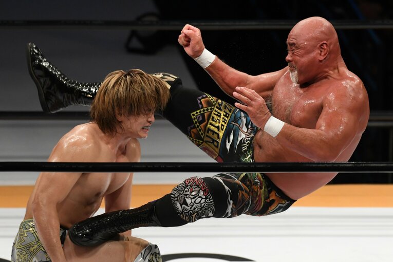 両膝への人工関節設置手術後、初めてのシングル戦（2020年8月10日）。清宮海斗にシャイニングウィザードを叩き込む