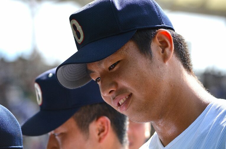 昨夏の甲子園を制した沖縄尚学のエース・末吉良丞。今春以降、故障のためマウンドから遠ざかっていた ／ photograph by Takarin Matsunaga