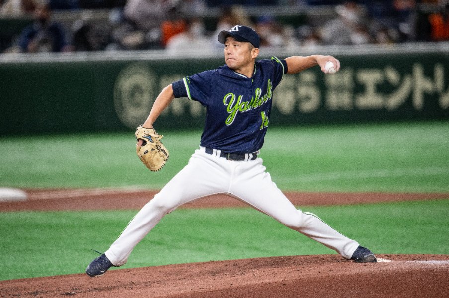 「こんな状況でよくやってくれた…」石川雅規の責任感に真中満が涙した日 “小さな大投手”200勝への道《ヤクルト優勝》<Number Web> photograph by Nanae Suzuki