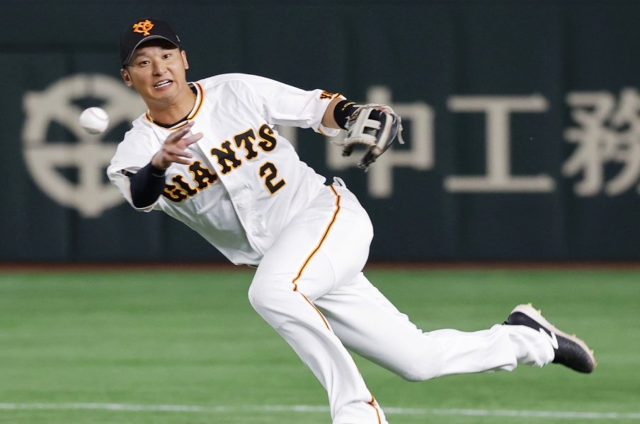 巨人 原監督を悩ませる 1番打者 問題 頭使っていけよ ボール球振りすぎ でも期待される27歳の 天才 はいつ開花する プロ野球 Number Web ナンバー