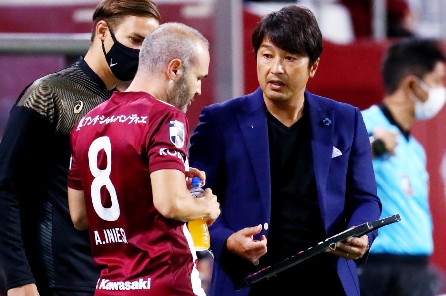 「三木谷会長の選択を間違いには絶対したくない」三浦淳寛の背中を押した言葉とは? 指揮官がいま明かす“ヴィッセル神戸を率いる覚悟”<Number Web> photograph by Naoki Nishimura/AFLO SPORT