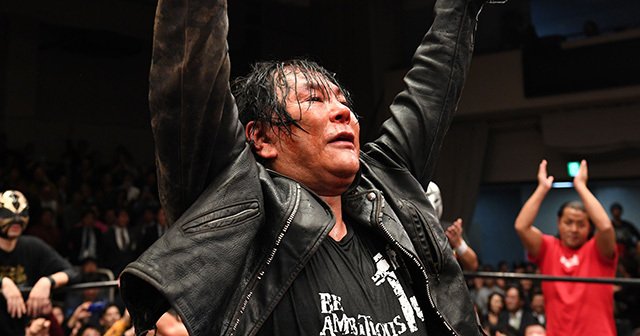 大仁田厚、43年間のプロレスラー終焉。引退後もリングでレフェリー