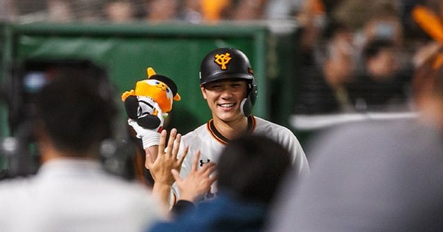 巨人 坂本勇人 完成形へ 絶好調を支える 右軸打法 プロ野球 Number Web ナンバー