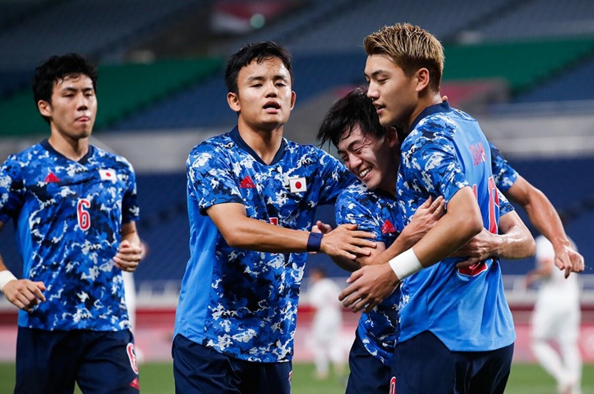 久保建英 堂安選手が左手で Wエース弾でメキシコ撃破 インタビュアー内田篤人が吉田麻也に ちゃんとやって とツッコめるほど好ムード 五輪サッカー男子 サッカー Number Web ナンバー 久保建英 堂安選手が左手で Wエース弾でメキシコ撃破 インタビュアー内田篤人が吉田麻也に ちゃんとやって とツッコめるほど好ムード 五輪サッカー男子 サッカー Number Web ナンバー