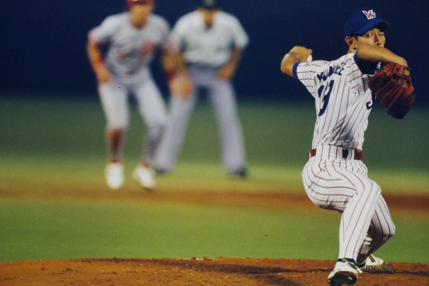 1995年の山部は、右打者の内角をえぐるアグレッシブなスタイルで勝ち星を重ねた　©Koji Asakura