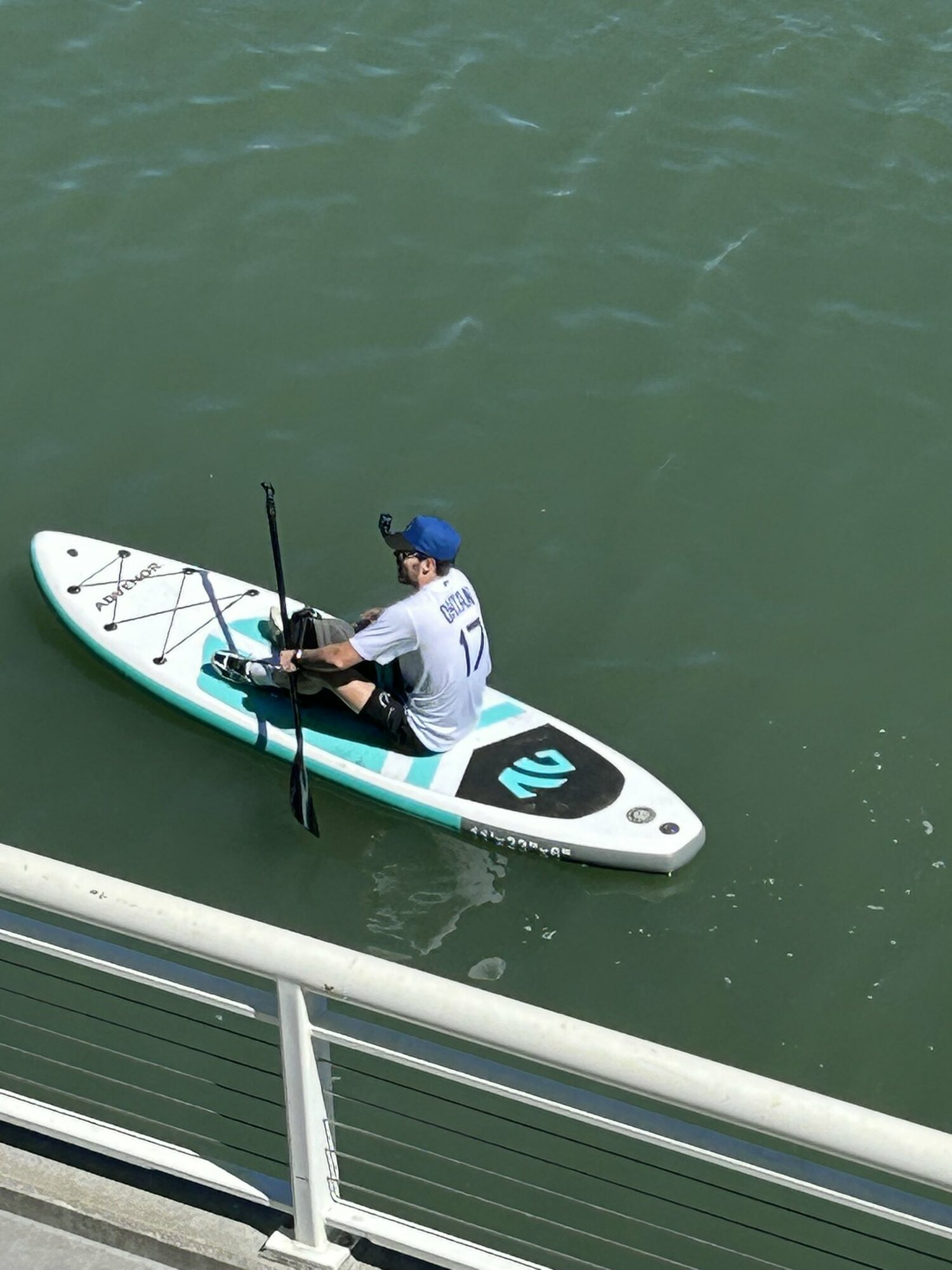 オラクル・パークの外にあるマッコビー湾では、ホームランボールを待つ大谷ユニの人も　©Naoyuki Yanagihara